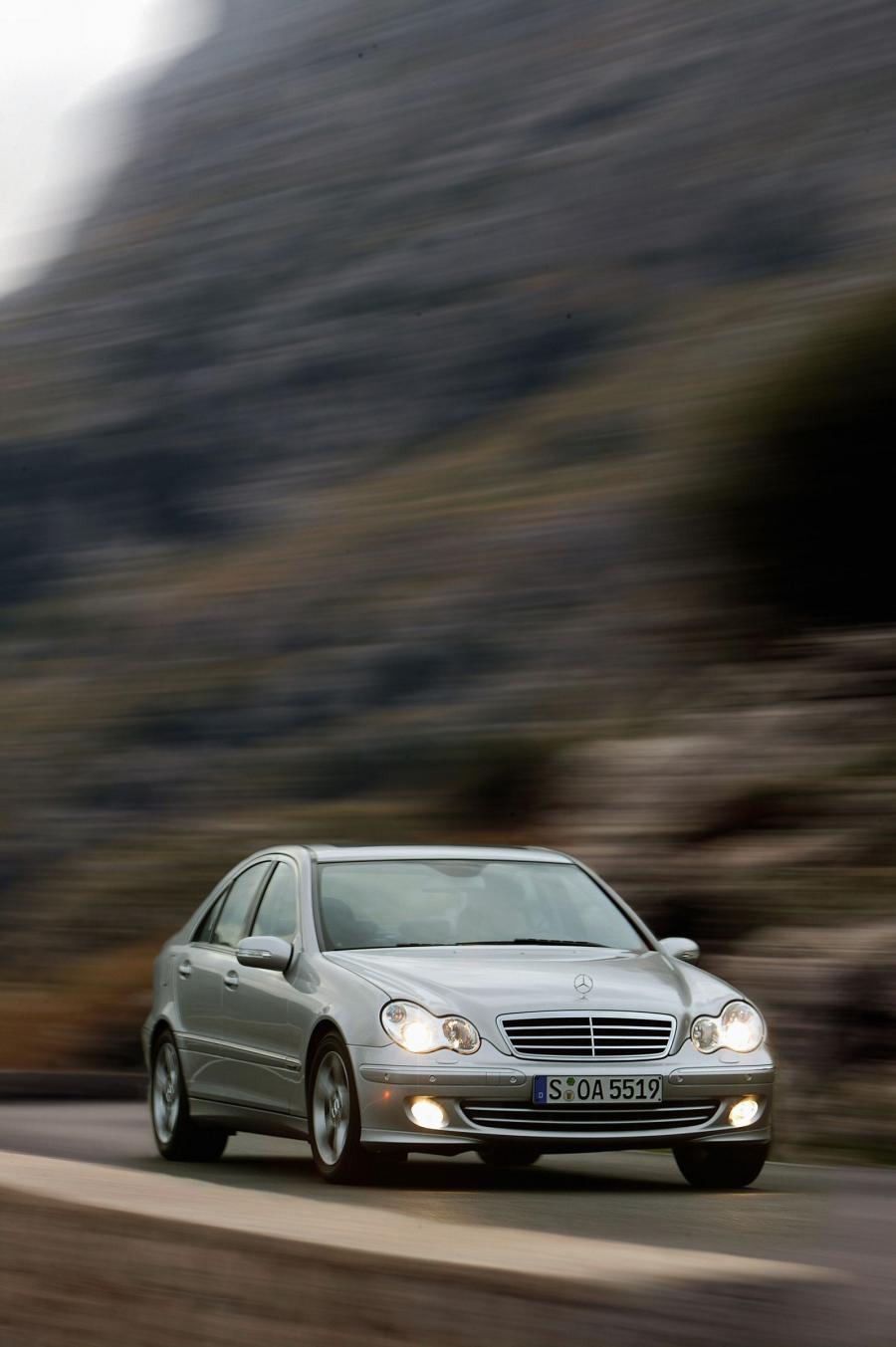  Mercedes-Benz C-Class 2004 года  (фото 72 из 88)
